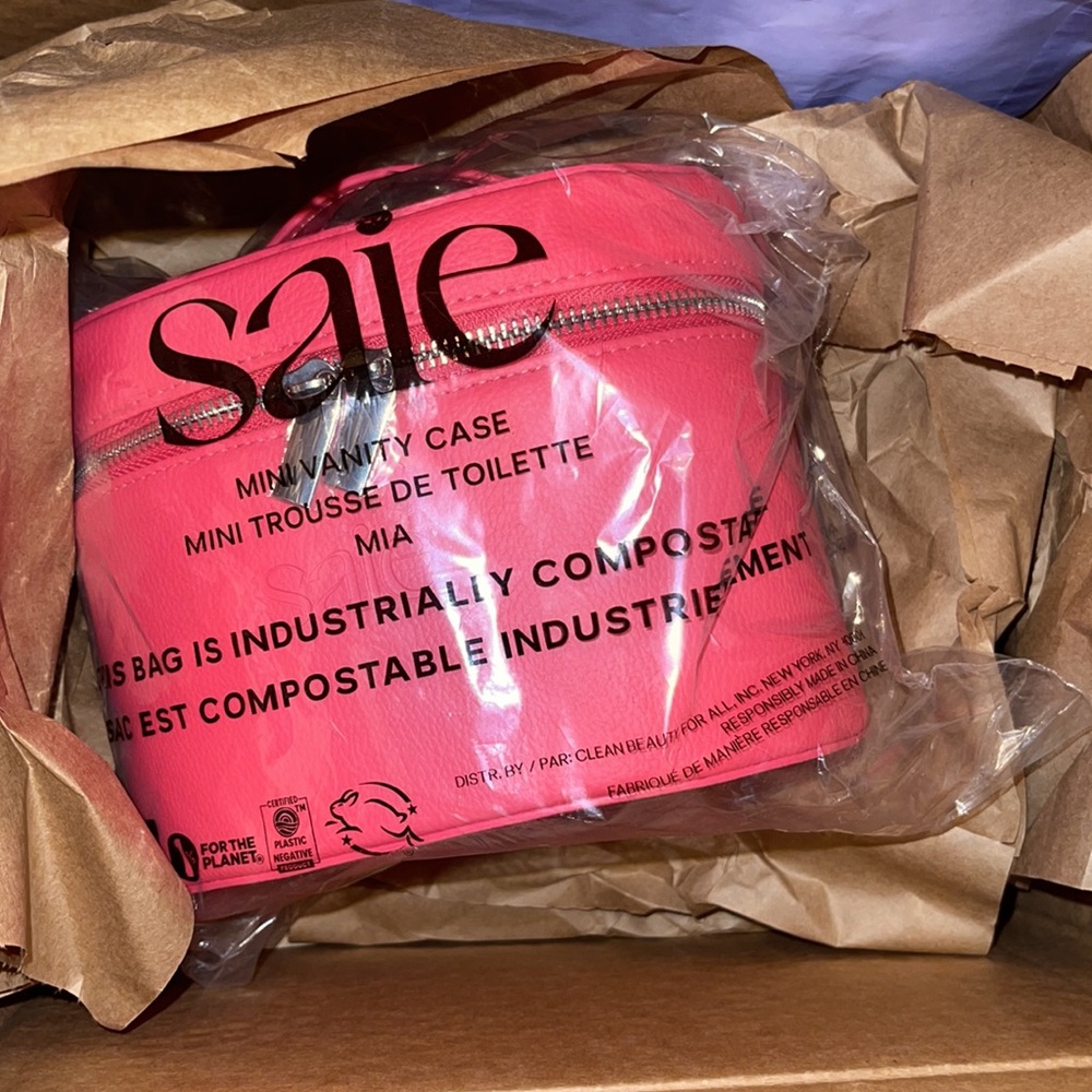 Saie Fuchsia Mini Vanity Case